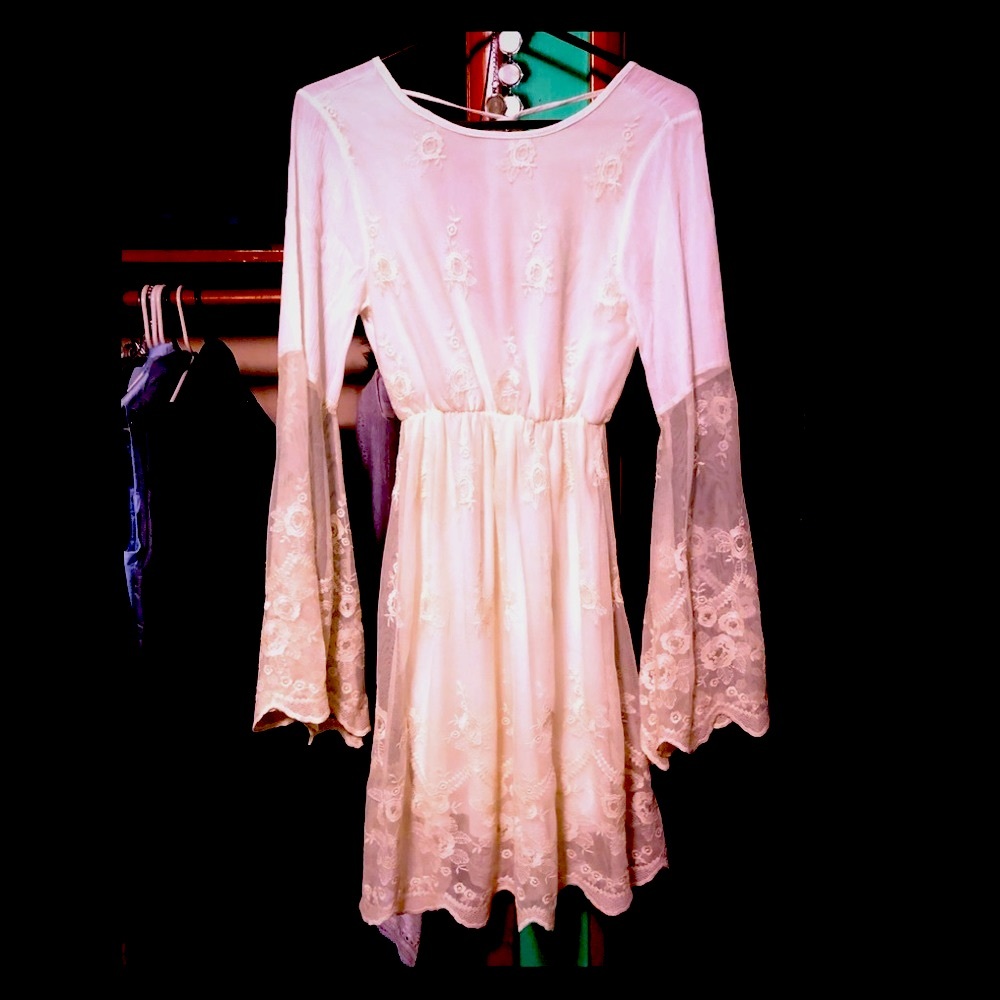 Ladies Manito lace dress small